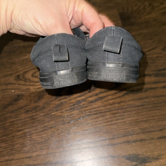 Converse shoe size 9 - Picture 3 of 5